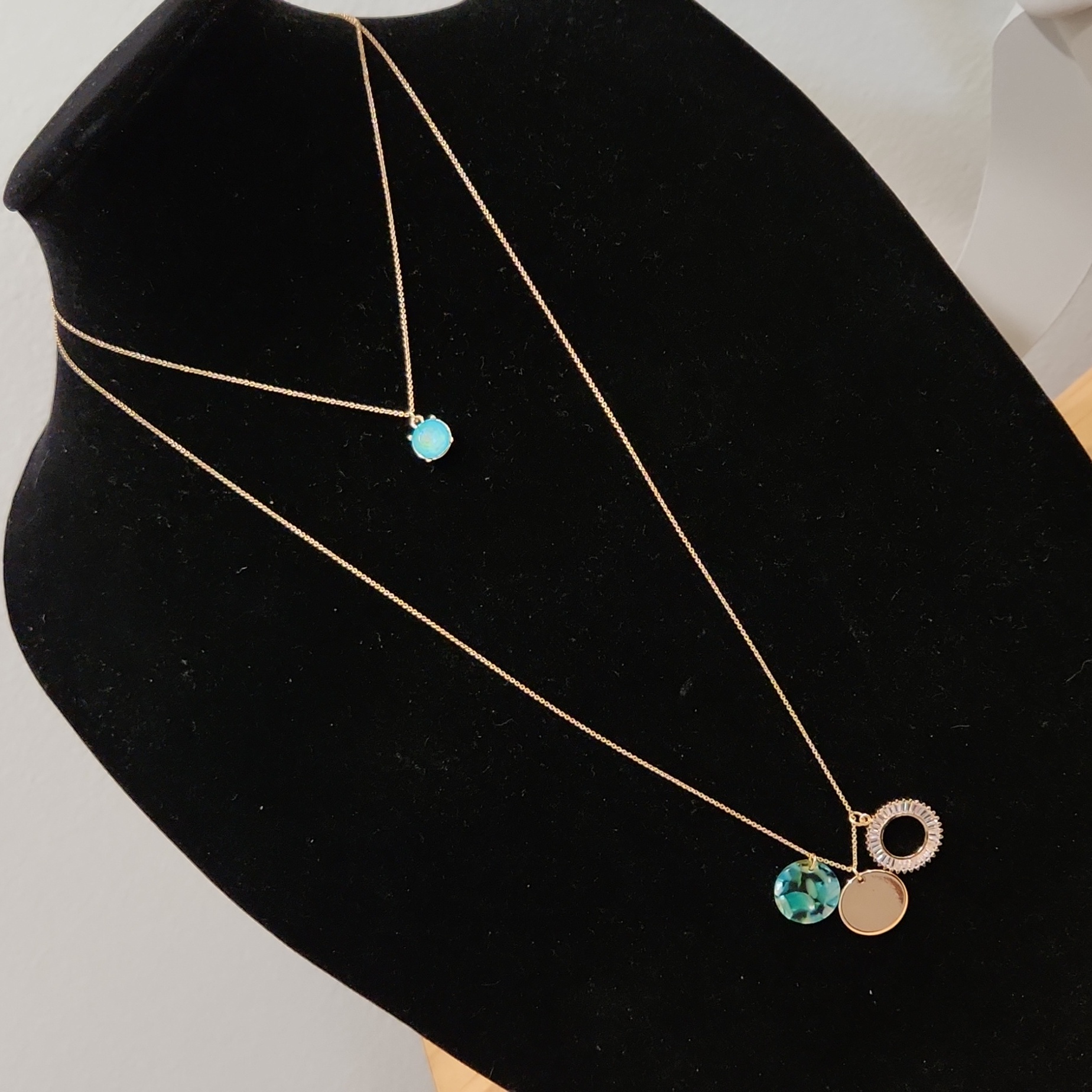 Great 2 Layer Necklace With A 3 1/2 Inch Extender.